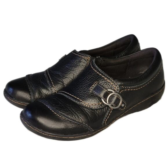 Clarks Black Leather Loafers Slip On Shoes Comfort Flats sz 7 - Picture 1 of 8